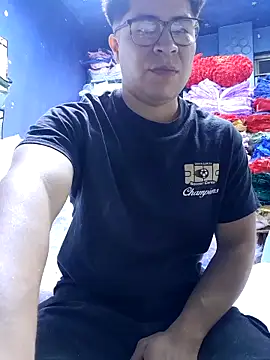 Snapshot of strokvic chatting on November 19, 2025, 12:10 am strokvic online show from November 19, 2025, 12:10 am