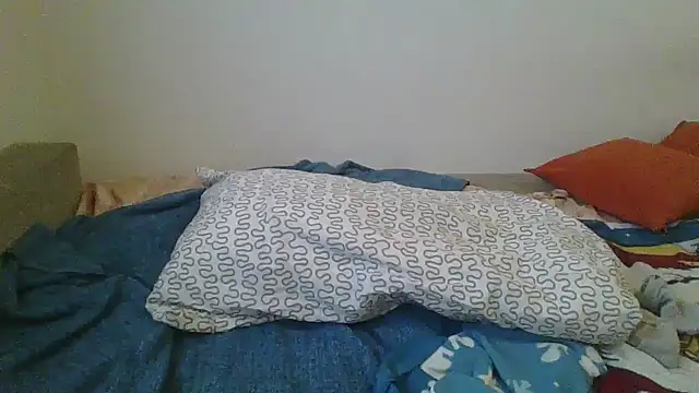 hairygirl80 online show from October 17, 2025, 11:34 am