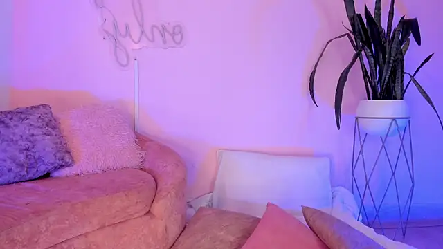 Snapshot of Lucy_Vega chatting on January 6, 2026, 3:43 am Lucy Vega online show from January 6, 2026, 3:43 am