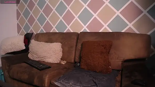 Snapshot of Poison_luna chatting on October 28, 2025, 4:06 pm Poison luna online show from October 28, 2025, 4:06 pm