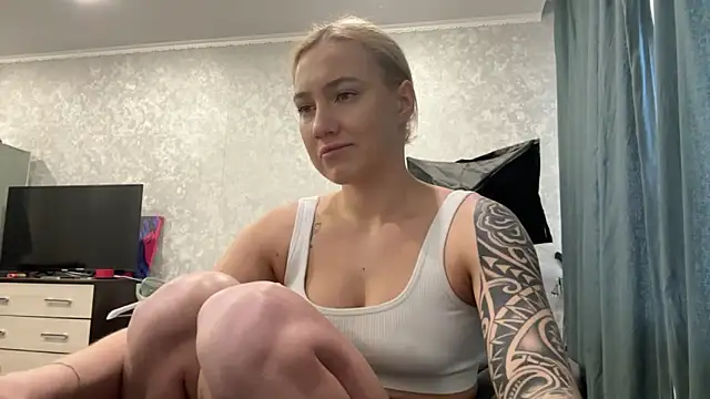 Snapshot of AnneBall chatting on January 17, 2025, 7:51 am AnneBall online show from January 17, 2025, 7:51 am