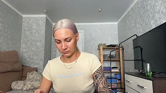 Snapshot of AnneBall chatting on March 1, 2026, 7:52 am AnneBall online show from March 1, 2026, 7:52 am