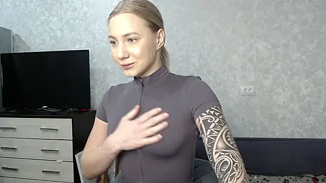 Snapshot of AnneBall chatting on February 24, 2025, 9:21 am AnneBall online show from February 24, 2025, 9:21 am