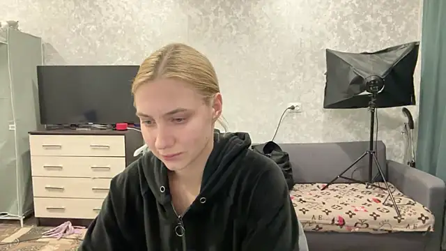 Snapshot of AnneBall chatting on January 22, 2025, 5:06 pm AnneBall online show from January 22, 2025, 5:06 pm