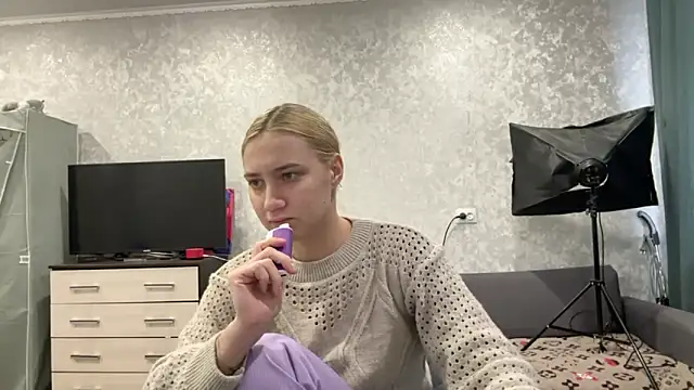 Snapshot of AnneBall chatting on January 23, 2025, 9:18 am AnneBall online show from January 23, 2025, 9:18 am