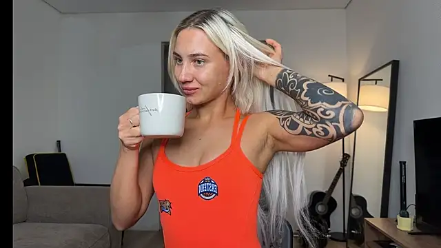 Snapshot of AnneBall chatting on October 8, 2025, 2:07 pm AnneBall online show from October 8, 2025, 2:07 pm