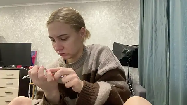 Snapshot of AnneBall chatting on January 13, 2025, 8:37 am AnneBall online show from January 13, 2025, 8:37 am