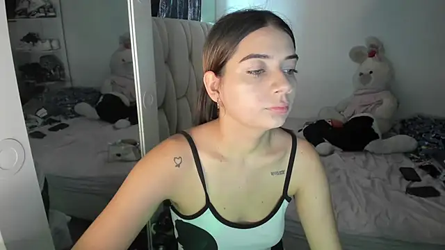 KittyKlum online show from July 13, 2026, 4:39 pm