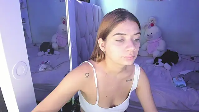 Snapshot of KittyKlum chatting on February 5, 2026, 5:42 pm KittyKlum online show from February 5, 2026, 5:42 pm