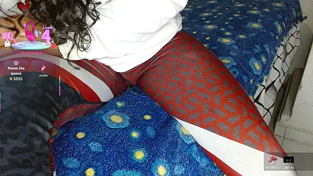 canela-hot34 online show from November 6, 2025, 3:49 pm