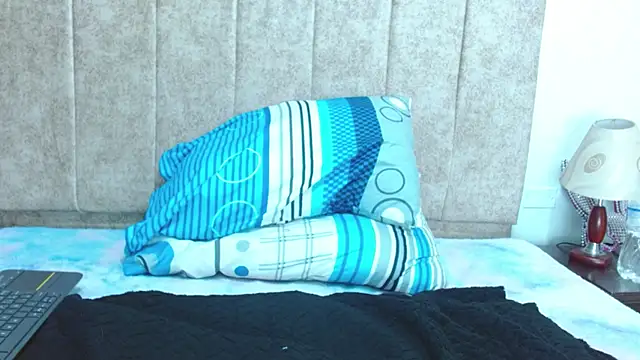 Snapshot of Dirty_Innocent chatting on February 17, 2025, 9:21 pm Dirty Innocent online show from February 17, 2025, 9:21 pm