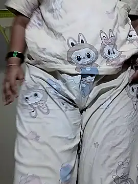 Snapshot of Kashish_18 chatting on February 13, 2026, 8:25 am Kashish 18 online show from February 13, 2026, 8:25 am