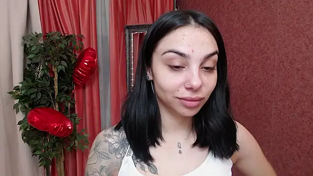 Snapshot of MissJuliax chatting on February 17, 2026, 8:33 am MissJuliax online show from February 17, 2026, 8:33 am