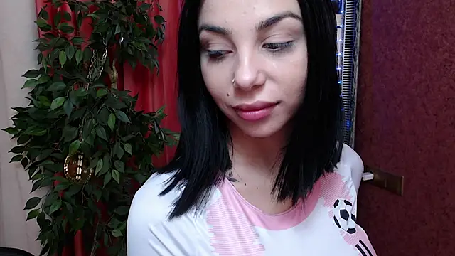 Snapshot of MissJuliax chatting on November 28, 2025, 6:57 am MissJuliax online show from November 28, 2025, 6:57 am