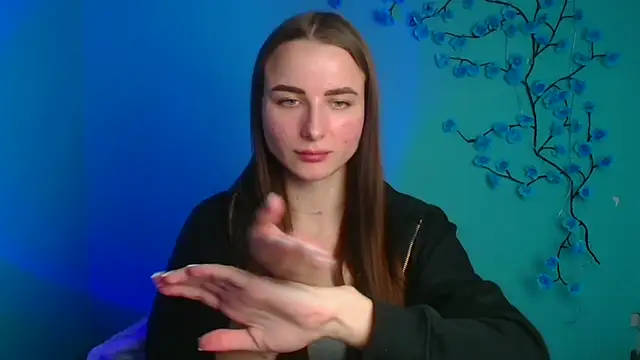 Eva Janee online show from April 7, 2026, 11:23 am