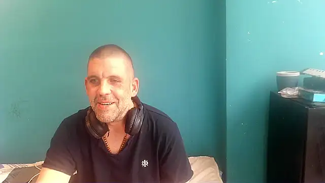 YouWantMe666 online show from May 19, 2026, 1:07 pm