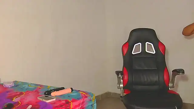 Snapshot of White_Porshe chatting on September 24, 2025, 3:18 pm White Porshe online show from September 24, 2025, 3:18 pm