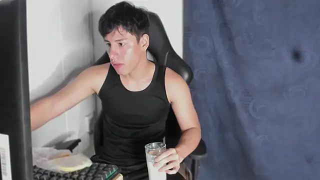 Snapshot of krizia7 chatting on March 20, 2025, 11:12 pm krizia7 online show from March 20, 2025, 11:12 pm