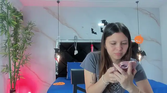 AngelaaCute  online show from October 28, 2025, 12:04 pm