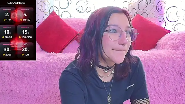 SukiFuyu  online show from December 19, 2025, 9:06 pm