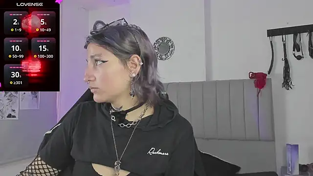 SukiFuyu  online show from March 6, 2025, 12:19 pm