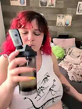 Snapshot of LadyRochester chatting on May 17, 2026, 1:55 pm LadyRochester online show from May 17, 2026, 1:55 pm