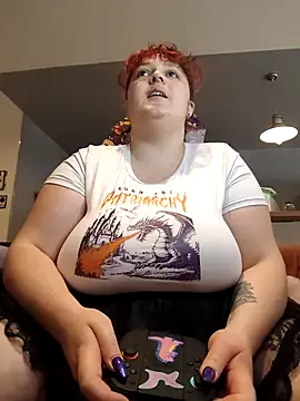 Snapshot of LadyRochester chatting on May 27, 2026, 1:29 pm LadyRochester online show from May 27, 2026, 1:29 pm