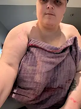 Snapshot of LadyRochester chatting on July 23, 2026, 10:28 pm LadyRochester online show from July 23, 2026, 10:28 pm