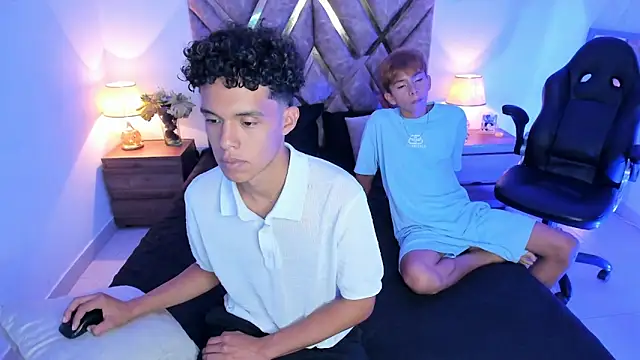 Snapshot of nickolas_moon chatting on November 16, 2025, 6:01 pm nickolas moon online show from November 16, 2025, 6:01 pm