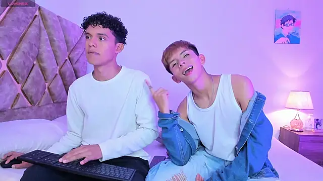 Snapshot of nickolas_moon chatting on December 3, 2025, 11:25 pm nickolas moon online show from December 3, 2025, 11:25 pm