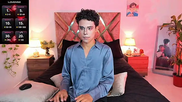 Snapshot of nickolas_moon chatting on November 1, 2025, 12:06 am nickolas moon online show from November 1, 2025, 12:06 am