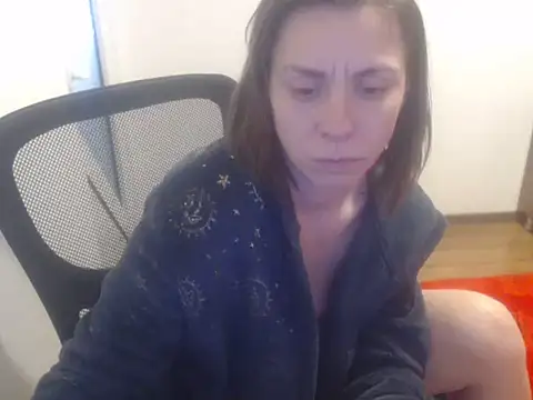 SweetAdela92 online show from February 11, 2026, 8:41 pm