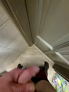 kisbiro77777 online show from April 9, 2026, 10:54 am