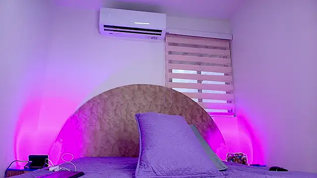 anisha x online show from November 20, 2025, 7:14 pm