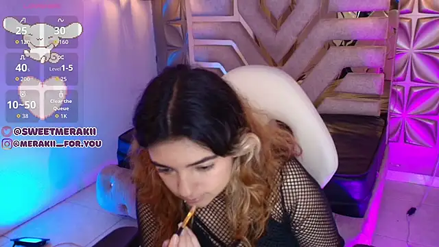 Snapshot of meraki_fraise chatting on January 7, 2026, 3:33 am meraki fraise online show from January 7, 2026, 3:33 am