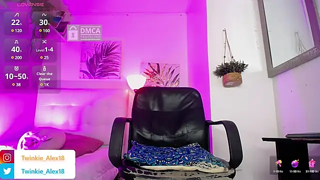 Twinkie-Alex18 online show from December 4, 2024, 12:13 am