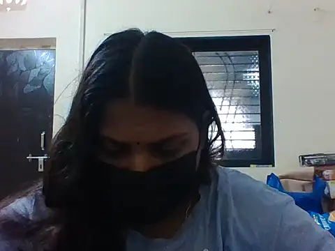 Hotmilfxox online show from May 21, 2026, 7:28 am