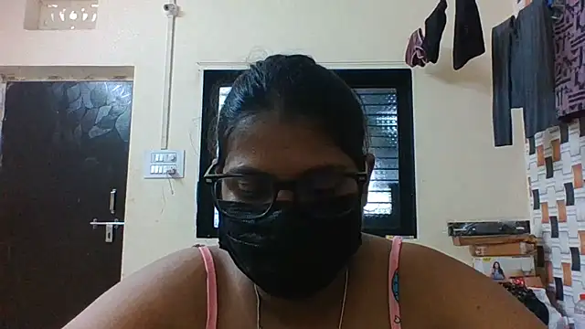 Snapshot of Hotmilfxox chatting on June 2, 2026, 8:36 am Hotmilfxox online show from June 2, 2026, 8:36 am
