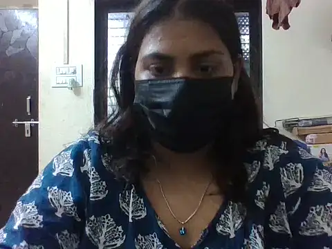 Hotmilfxox online show from May 16, 2026, 10:36 am