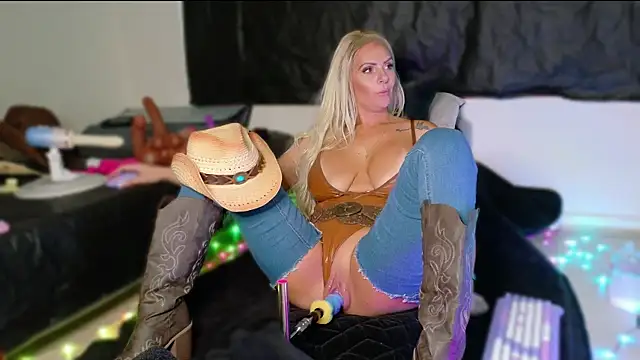 Luscious angell online show from April 26, 2026, 10:23 am