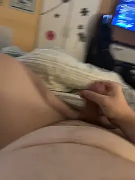 Snapshot of itzznick2005 chatting on February 6, 2025, 10:47 am itzznick2005 online show from February 6, 2025, 10:47 am