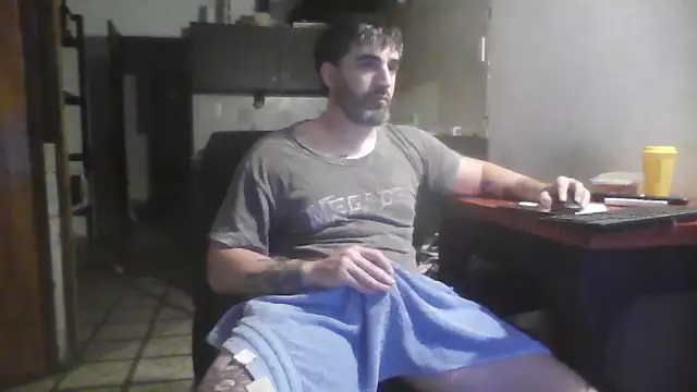 ozzypsico13 online show from September 25, 2025, 3:45 am