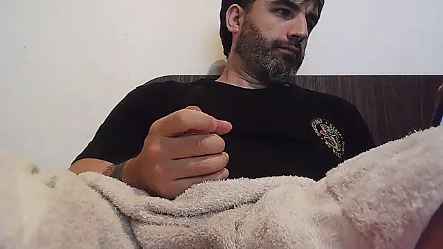 ozzypsico13 online show from November 22, 2025, 4:44 am