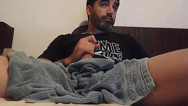 ozzypsico13 online show from September 21, 2025, 3:22 am