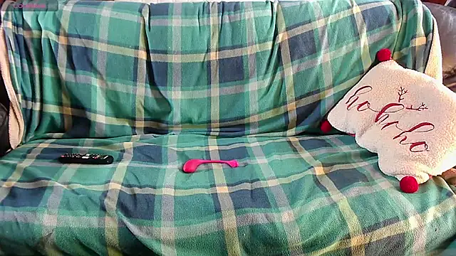 LauraMonolo online show from March 9, 2026, 9:46 am