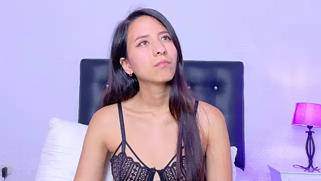 Snapshot of Skinny_hottie18 chatting on April 2, 2026, 3:51 pm Skinny hottie18 online show from April 2, 2026, 3:51 pm