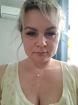 candy queeen online show from February 20, 2026, 11:34 am