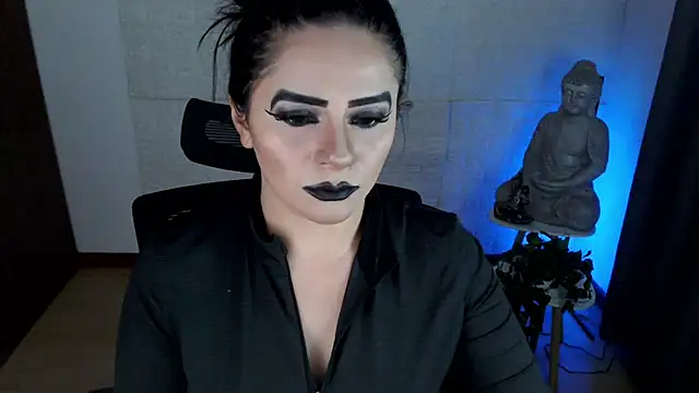 Snapshot of GODDESS_EVANS chatting on April 21, 2026, 12:34 am GODDESS EVANS online show from April 21, 2026, 12:34 am