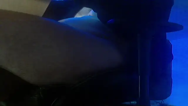 Snapshot of fanfancoquinFR chatting on February 16, 2026, 6:28 pm fanfancoquinFR online show from February 16, 2026, 6:28 pm