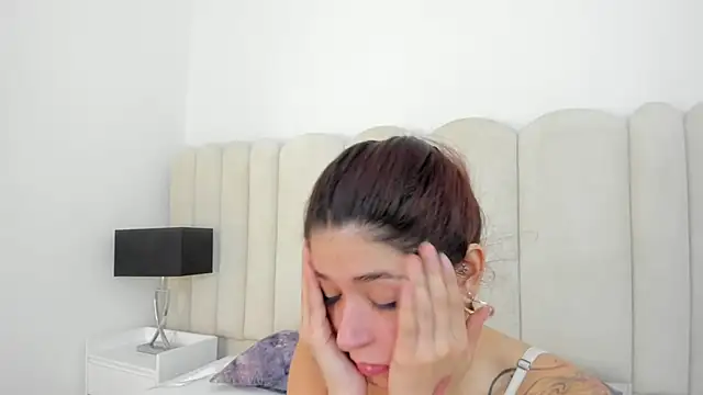 AnnyCherry  online show from March 11, 2026, 11:32 pm